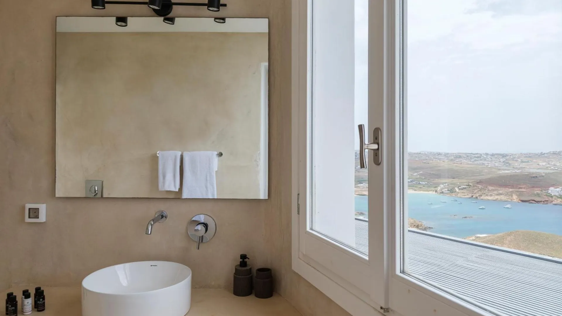 Villa Levi'S By Ethos Hospitality - Tennis Court Panormos