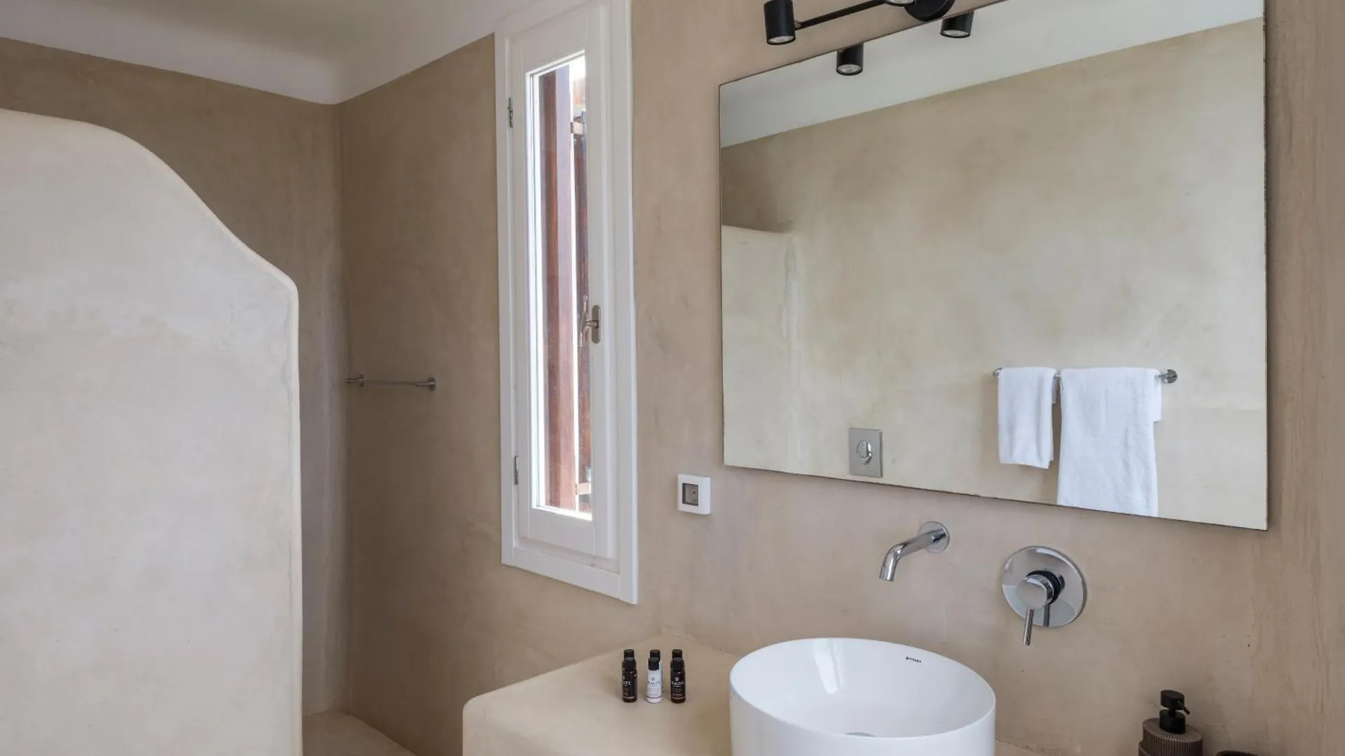 Villa Levi'S By Ethos Hospitality - Tennis Court Panormos