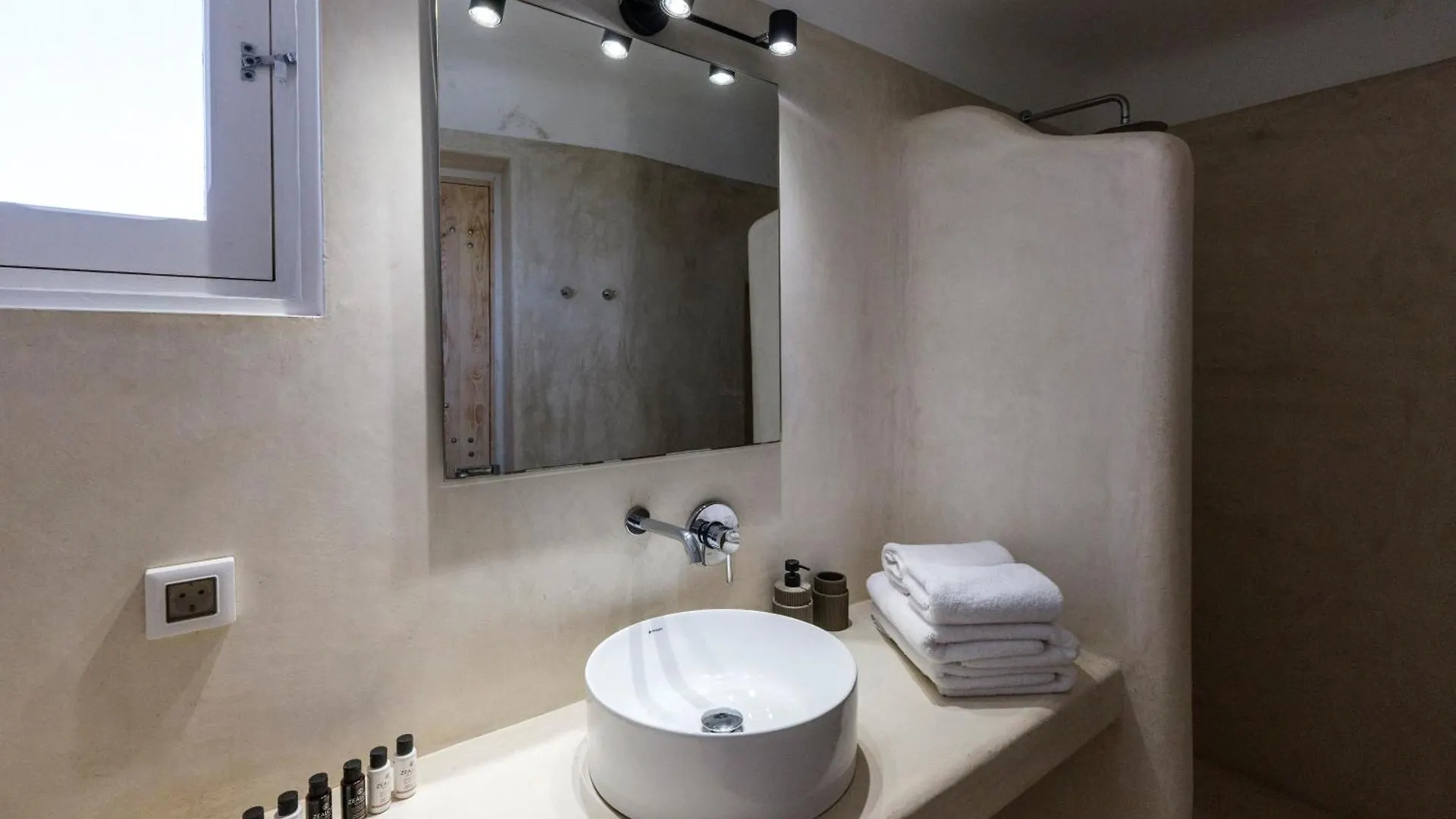 Villa Levi'S By Ethos Hospitality - Tennis Court Panormos